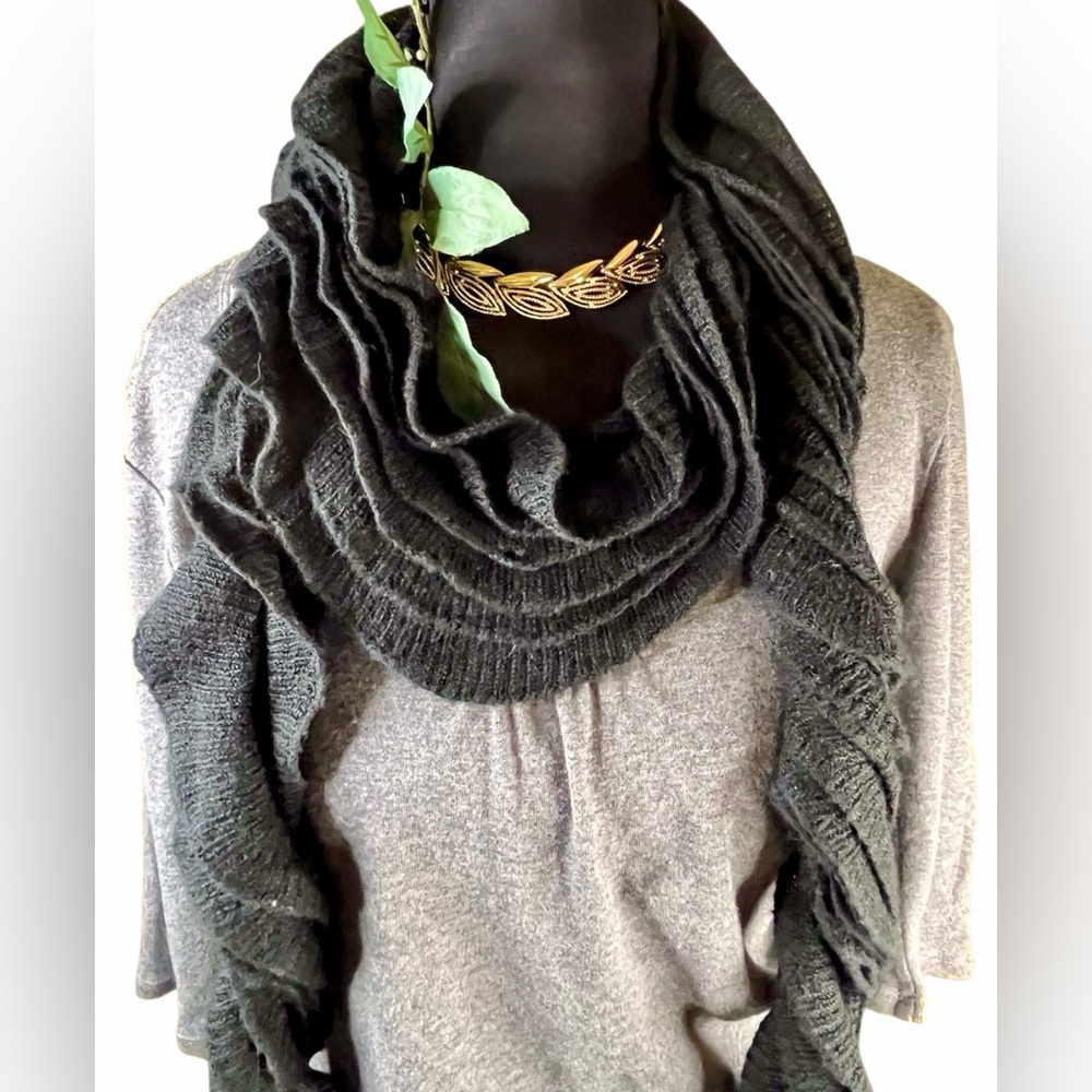 Italian cashmere blend ruffle scarf